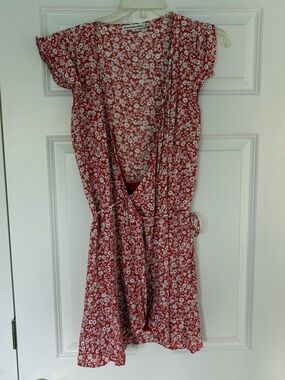 Abercrombie & Fitch Red and White Floral Mini Wrap Dress | Size Small Tall